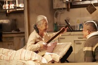 庭劇団ペニノ「笑顔の砦」国内最終公演、東京公演より。（撮影：杉能信介）