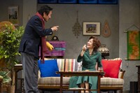 舞台「裸足で散歩」より。（撮影：岡千里）