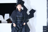 舞台「血の婚礼」より。（撮影：宮川舞子）