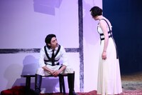 舞台「血の婚礼」より。（撮影：宮川舞子、サギサカユウマ）