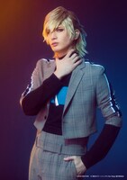 小波津亜廉扮する高槻神楽。