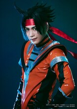 磯貝龍乎扮する井上才蔵。