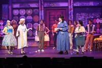 ミュージカル「ヘアスプレー」より。