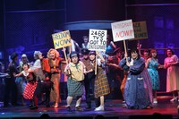 ミュージカル「ヘアスプレー」より。