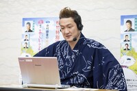 オンライン取材に応じる中村獅童。