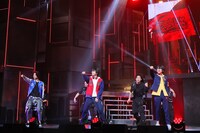 「『ヒプノシスマイク -Division Rap Battle-』Rule the Stage《どついたれ本舗 VS Buster Bros!!!》」より。