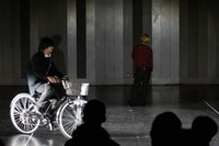 レトロニム「ルーム・ダビング フィジカル・オーディオ版」より。（撮影：松本成弘）