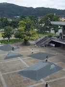 ロームシアター京都 ローム・スクエア 特設エリア「石ころの庭」竣工写真（撮影：市川靖史）