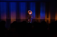 劇団なかゆび「断絶の詩人」より。（撮影：松本成弘）