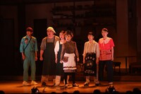 「アンタッチャブル・ビューティー ～浪花探偵狂騒曲～」千秋楽公演より。(c)松竹