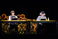 「ハロルドとモード」より。左から佐藤勝利、黒柳徹子。