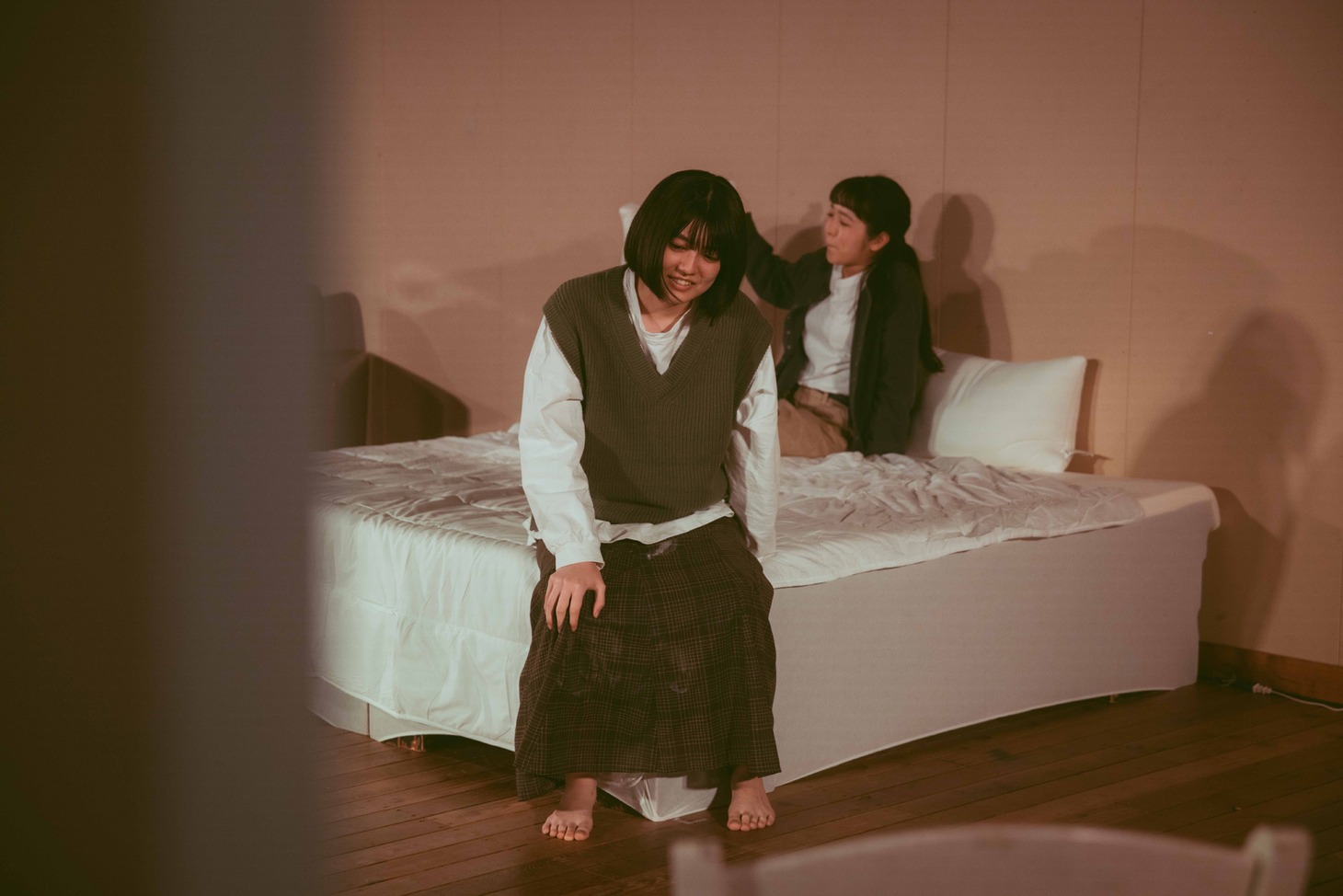 劇団papercraft 第7回公演「世界が朝を知ろうとも」より。