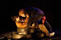 GORCH BROTHERS2.1「MUDLARKS-マッドラークス-」より。（撮影：サギサカユウマ）