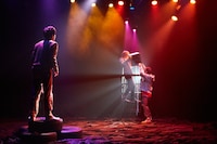 GORCH BROTHERS2.1「MUDLARKS-マッドラークス-」より。（撮影：サギサカユウマ）