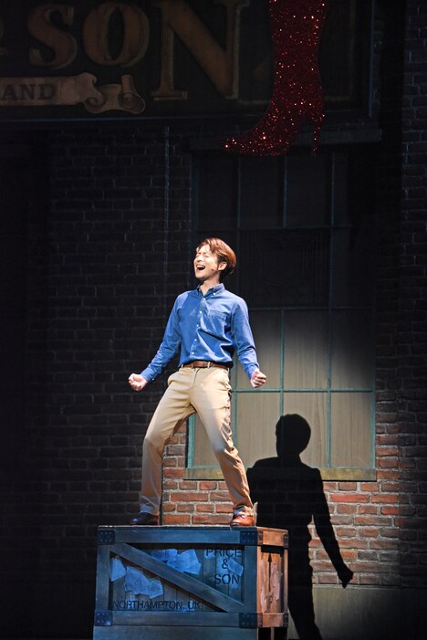 ブロードウェイミュージカル「キンキーブーツ」ゲネプロの様子。