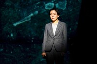 パルコ・プロデュース2022「凍える」より。（撮影：細野晋司）