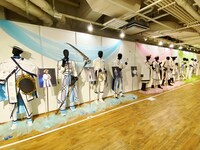 「『2.5次元 大上映祭 2022』～舞台『魔法使いの約束』～」衣裳展示会の様子。