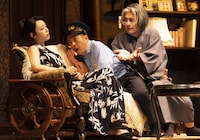 舞台「室温～夜の音楽～」より。（撮影：引地信彦）