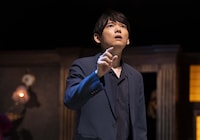 舞台「室温～夜の音楽～」より。（撮影：引地信彦）