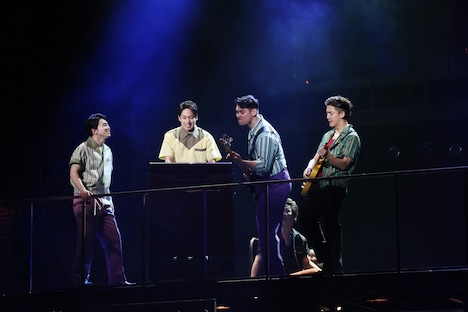 チームGREENによるミュージカル「ジャージー・ボーイズ」の様子。（写真提供：東宝演劇部）