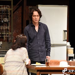 丸山隆平が人間の多面性を表現、“赤堀流ピカレスクロマン”「パラダイス」開幕