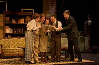 劇団印象-indian elephant-「国家と芸術家」 「カレル・チャペック～水の足音～」より。（撮影：菅原康太）