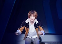 舞台「宇宙戦艦ティラミス～銀河列車で遊郭行きてぇなぁ編～」より。