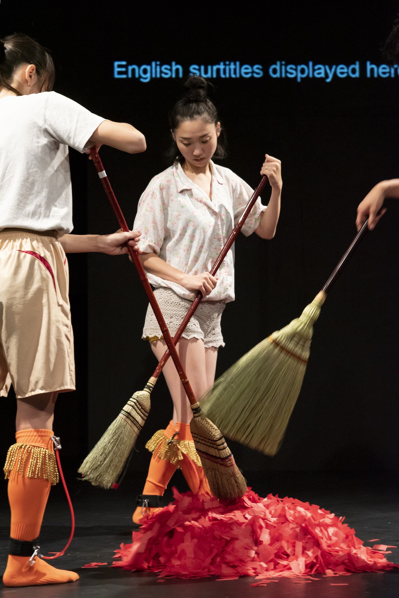 テーマは“月経の再魔術化”、チーム・チープロ「女人四股ダンス」幕開け