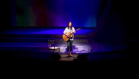 「スペシャルライブ&トーク」ダイジェストの様子。