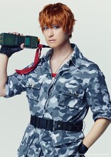 バーンズ勇気扮する毒島メイソン理鶯。