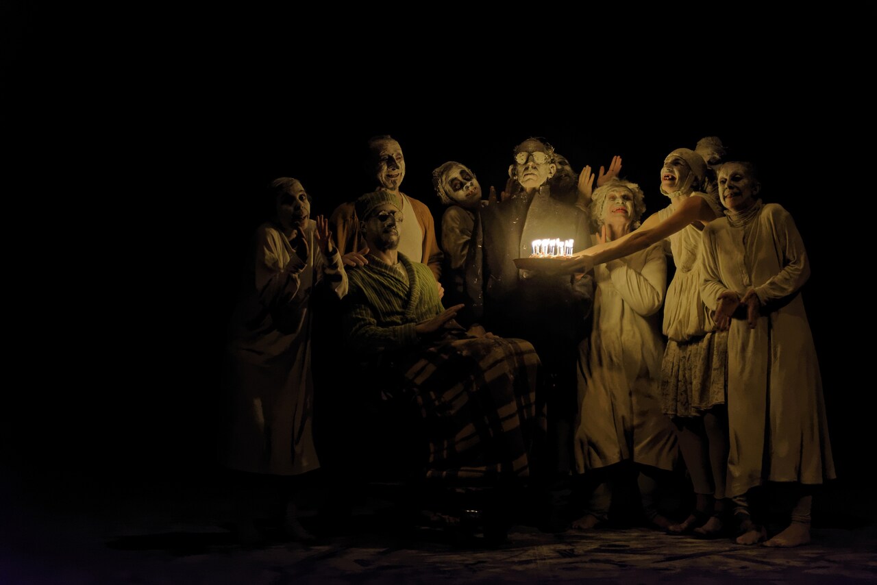 マギー・マラン「May B」より。(c)Herve Deroo