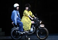 舞台「閃光ばなし」より。