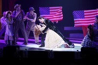 ブロードウェイ・ミュージカル「バイ・バイ・バーディー」より。（撮影：源賀津己）