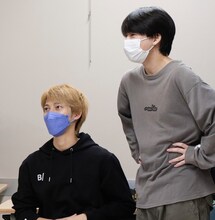 左から木原瑠生、坂田隆一郎。