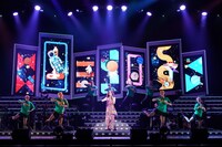 「望海風斗 20th Anniversary ドラマティックコンサート『Look at Me』」より。（撮影：岩田えり）