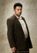 冨田昌則扮するディモ・リーブス。