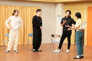 左から木村達成、廣瀬友祐、井上芳雄、中川晃教。