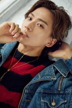 「吉高志音2023カレンダーブック（仮）」（東京ニュース通信社）より。