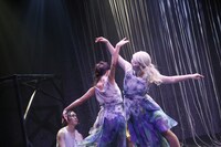 Manhattan96「Revue～白昼のグリーンジャーニー～」より。（Photo by MASA）