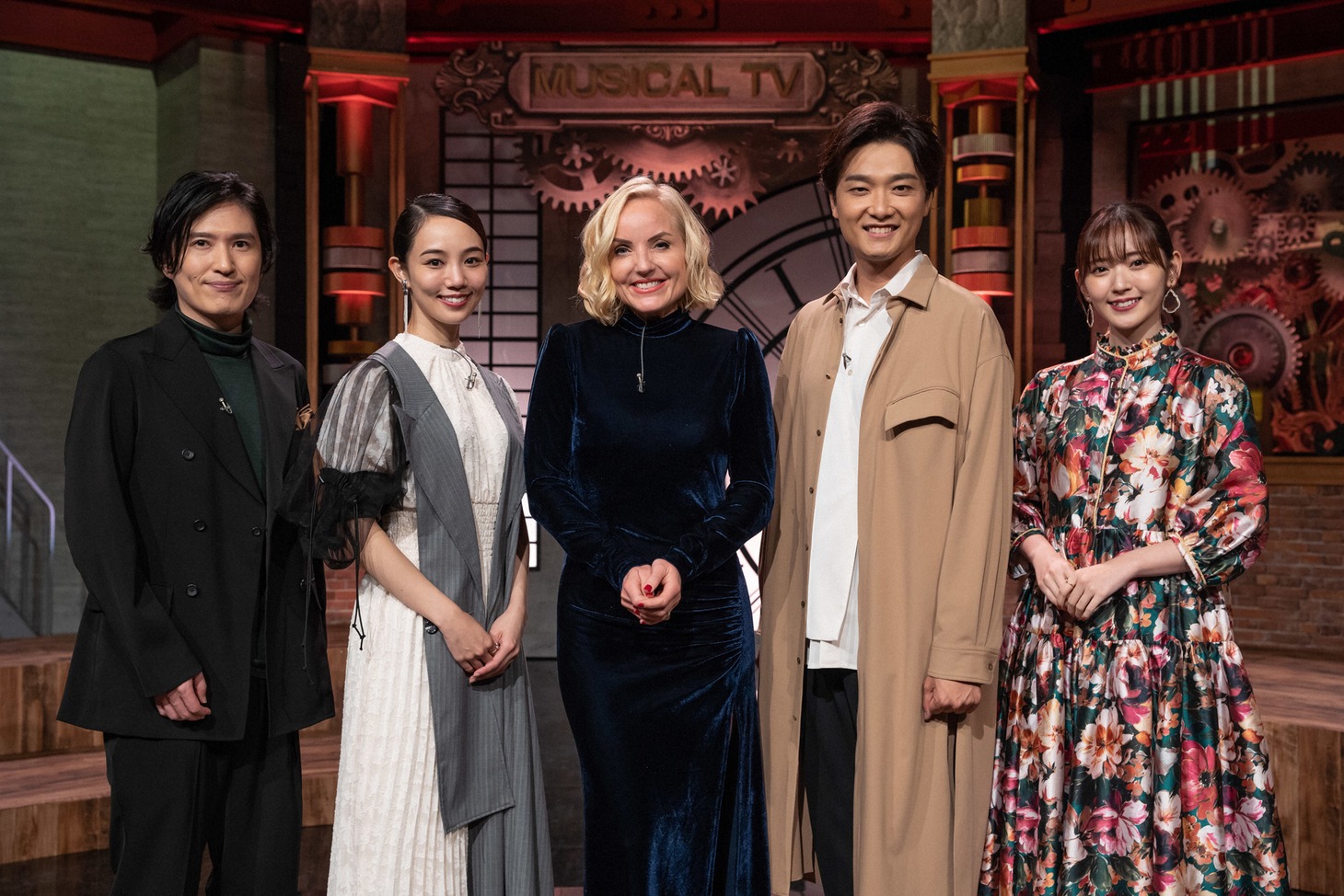 左から清塚信也、咲妃みゆ、ケリー・エリス、井上芳雄、鈴木愛理。（提供：NHK）