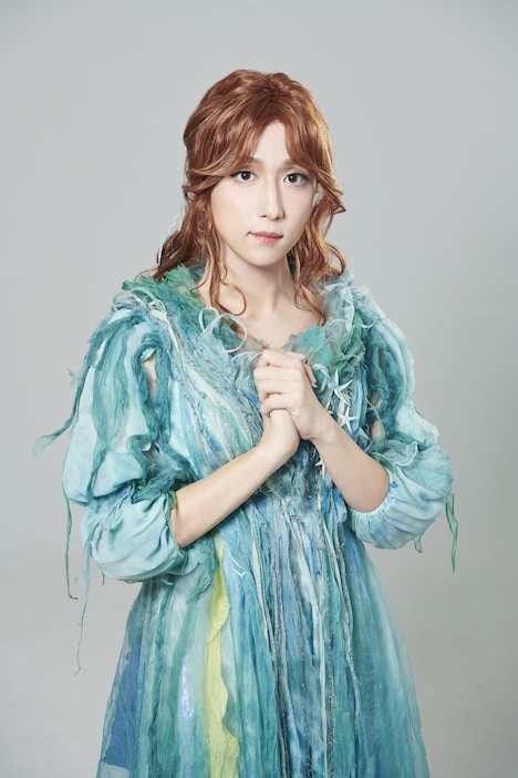 中村米吉扮するオンディーヌ。