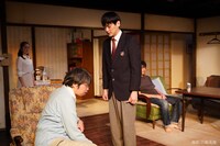 小松台東「左手と右手」より。