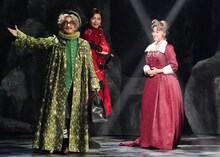 2022年劇団☆新感線42周年興行・秋公演 新感線☆RX「薔薇とサムライ2-海賊女王の帰還-」東京公演より。（撮影：田中亜紀）