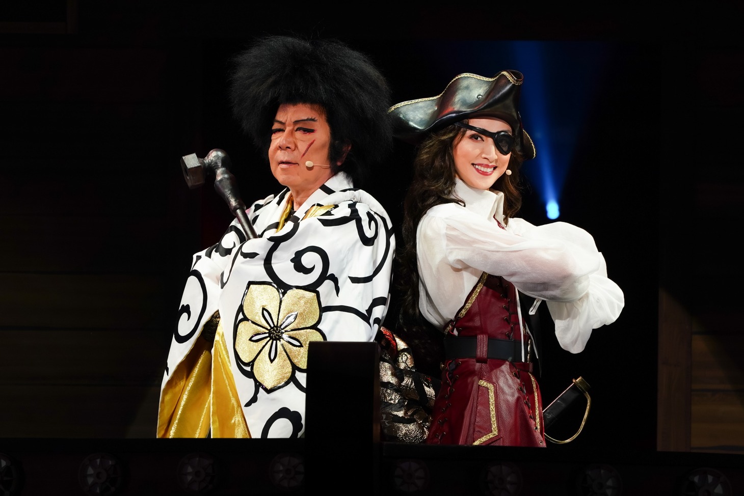 2022年劇団☆新感線42周年興行・秋公演 新感線☆RX「薔薇とサムライ2-海賊女王の帰還-」東京公演より。（撮影：田中亜紀）