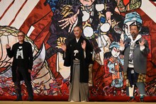 左から三池崇史、市川團十郎白猿、村上隆。