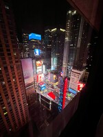 夜も活気付いているニューヨーク。