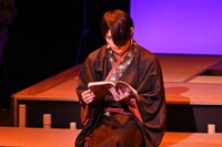 朗読劇「妖奇庵夜話 その探偵、人にあらず」より。（撮影：平原克彦）