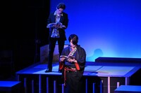 朗読劇「妖奇庵夜話 その探偵、人にあらず」より。（撮影：平原克彦）