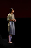 舞台「夏の砂の上」より。（撮影：細野晋司）