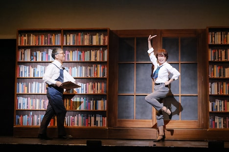 ミュージカル「Shuffle!～まぜこぜ図書館『若草三銃士物語』～」より。（撮影：高橋利行）